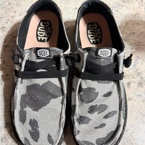 Hey Dude Woman’s Sparkling Cow Print Size 8.0